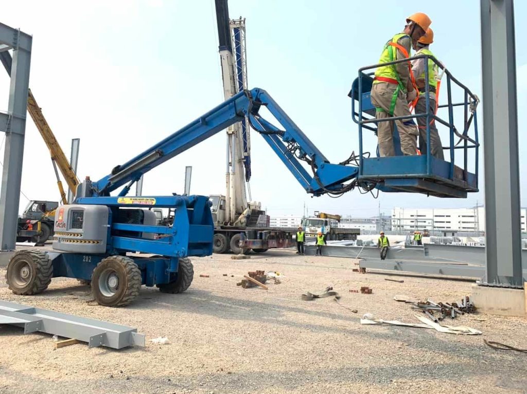 Xe nâng người boom lift